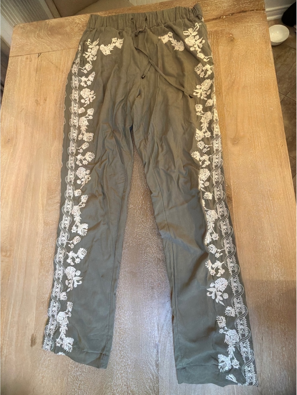 Sundance Embroidered Drawstring Lounge Pants Olive Green/Gray - Size Medium